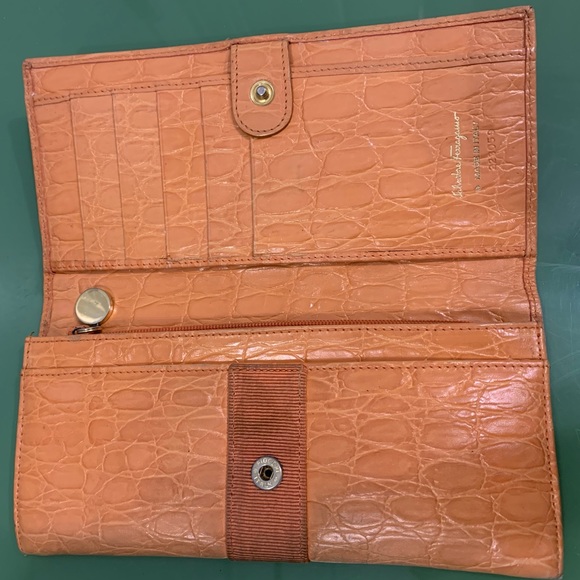 Salvatore Ferragamo Orange Leather Vara Ribbon Bifold Wallet - Picture 3 of 13
